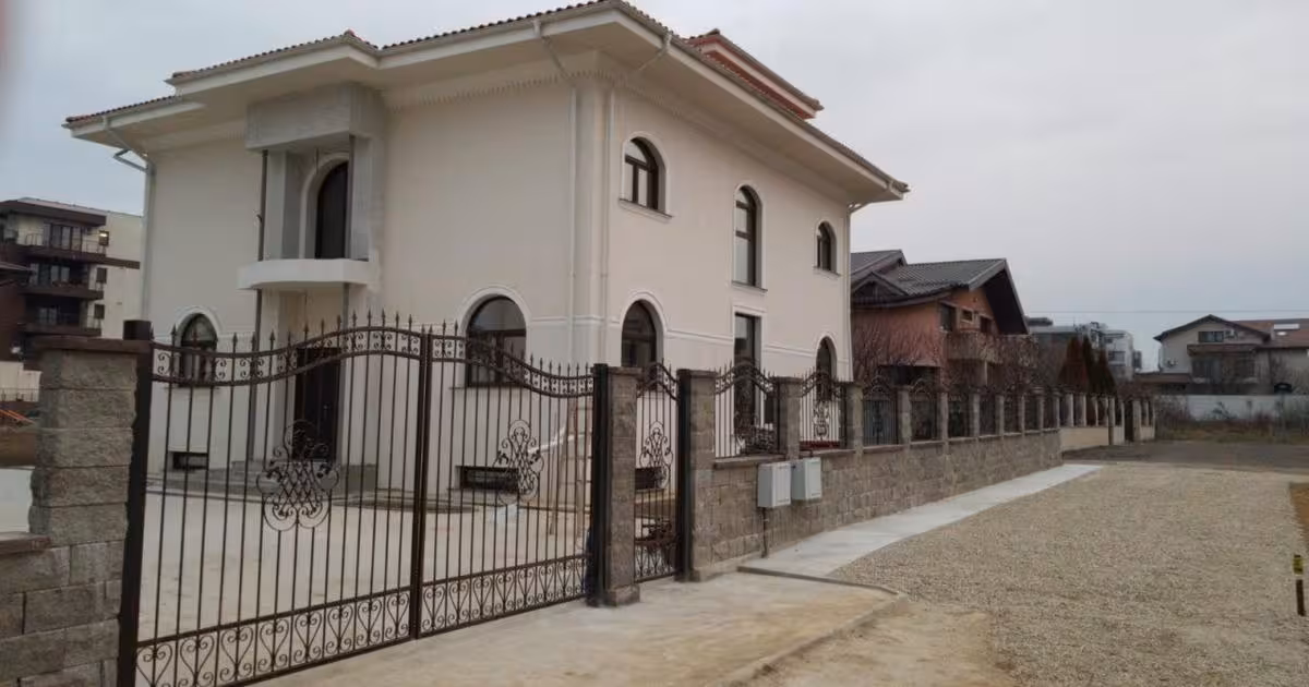 Casă individuală de vânzare cu 9 camere în zona Sisești, Sector 1