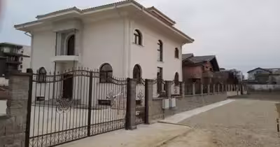 Casă Sisești
