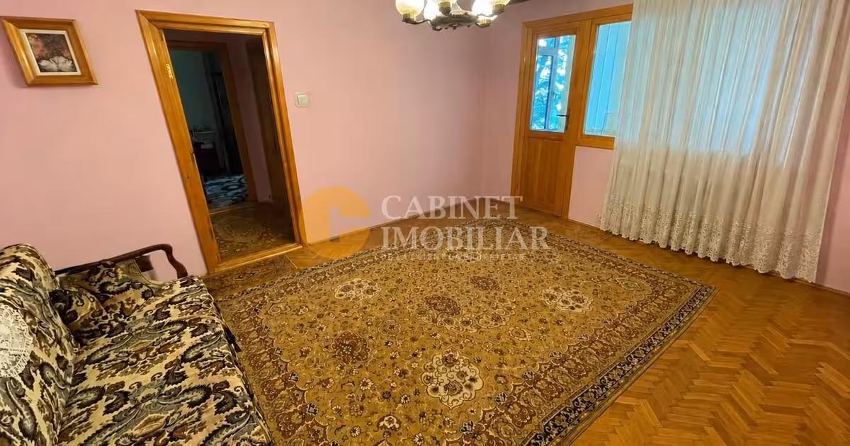 Apartament de vânzare cu 3 camere în zona Tătărași, Iași