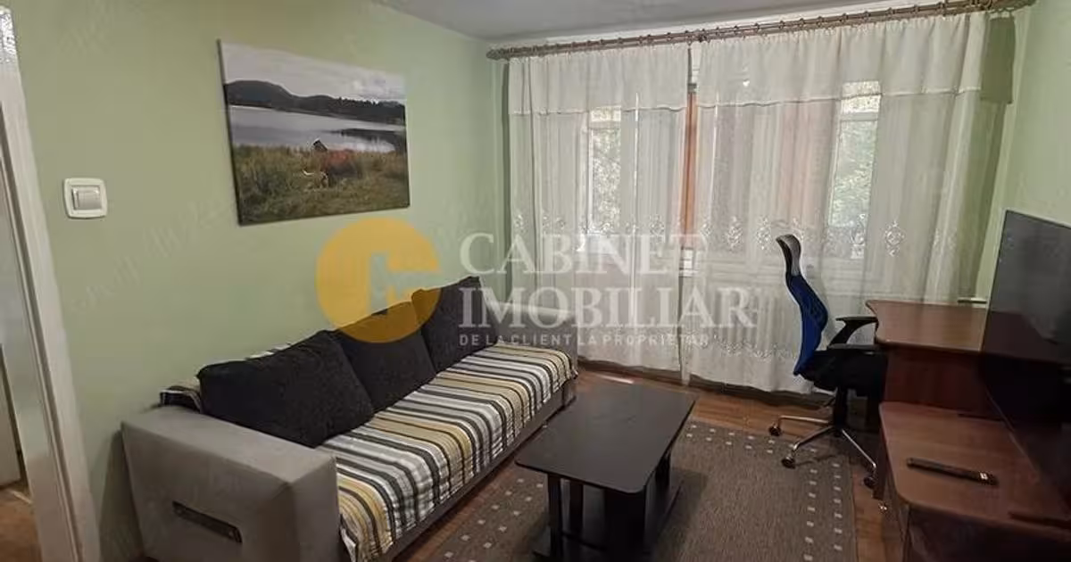 Apartament de vânzare cu 3 camere, mobilat în zona Podu Roș, Iași