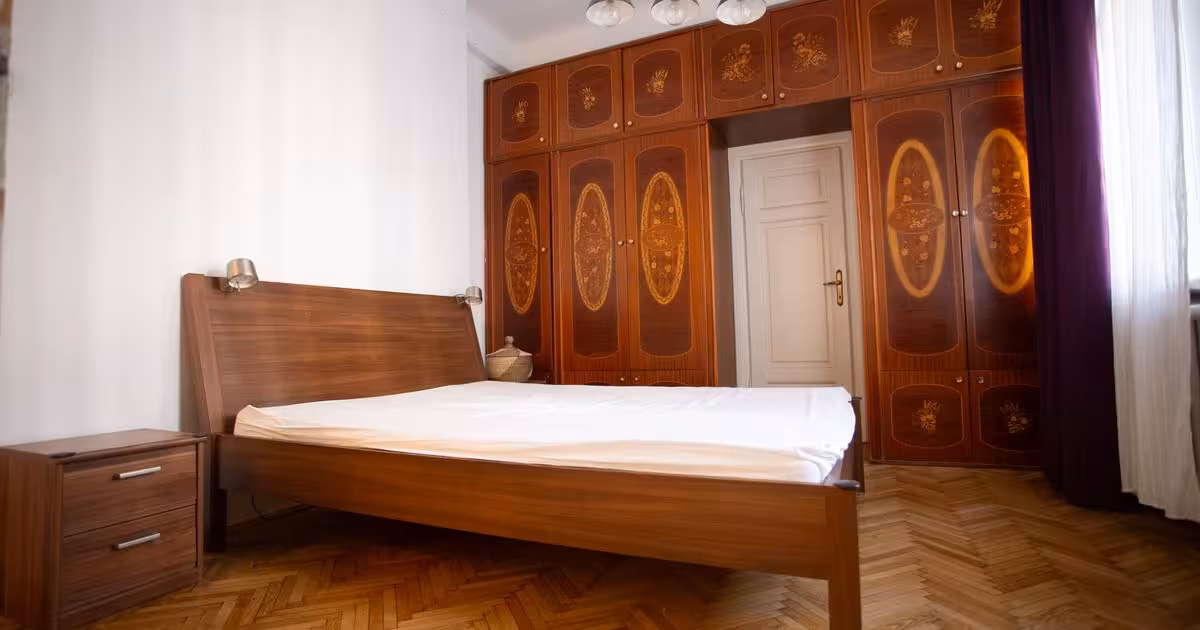 Apartament de vânzare cu 2 camere, mobilat în zona P-ța Romană, Ultracentral