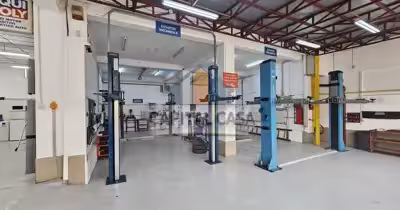 Spațiu comercial Vest