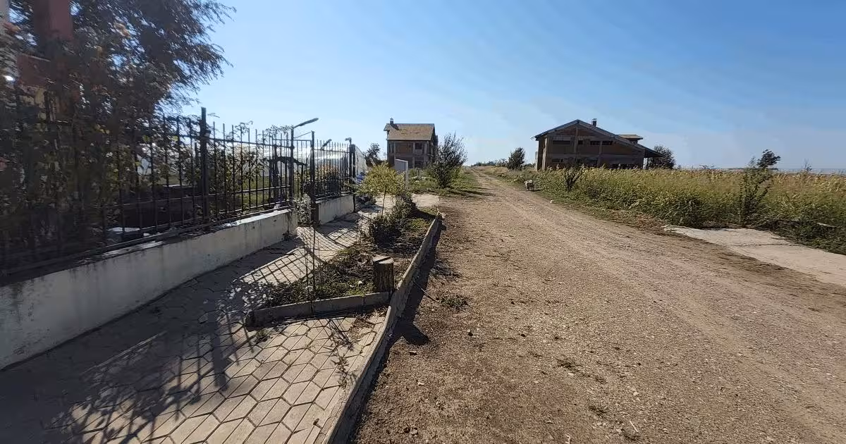 Teren Construcții intravilan de vânzare de 41622 mp, în Frumușani