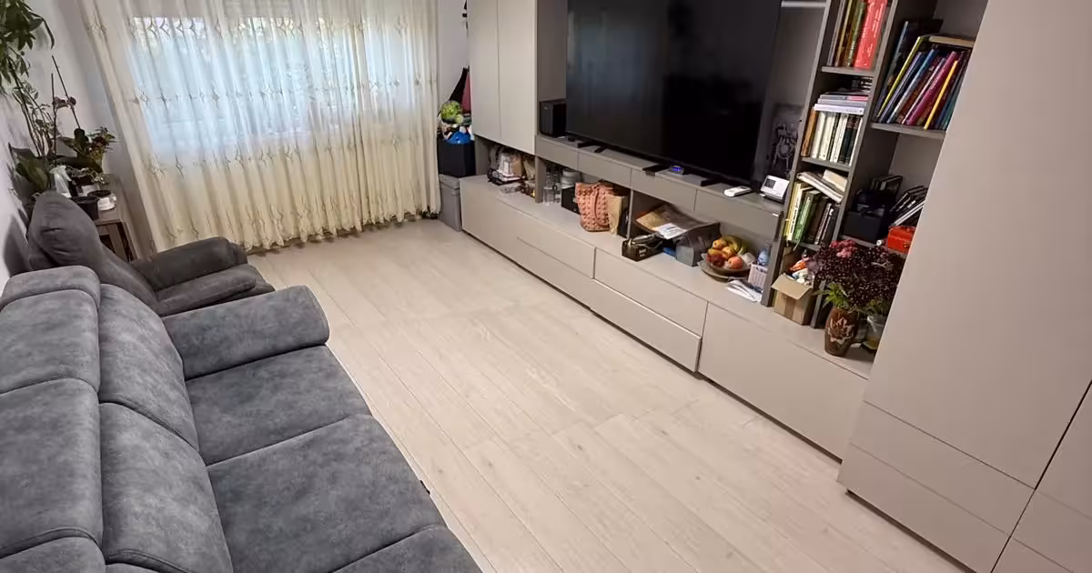 Apartament de vânzare cu 3 camere în zona Valea Rosie, Craiova