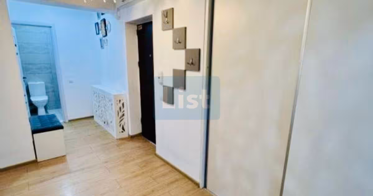 Apartament de vânzare cu 3 camere, mobilat în zona Ștefan cel Mare, Bacău
