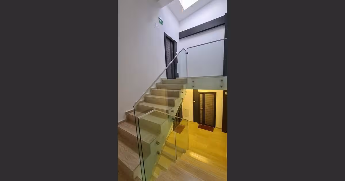 Apartament de vânzare cu 3 camere în zona Bartolomeu, Brașov