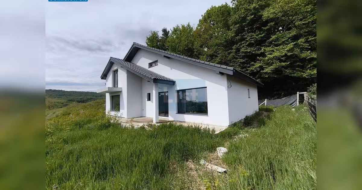 Casă de vânzare cu 5 camere în Feleacu
