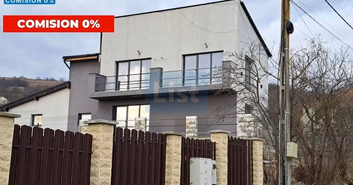Casă de vânzare cu 4 camere în Dezmir