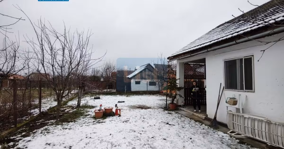 Casă de vânzare cu 7 camere în Sânmartin