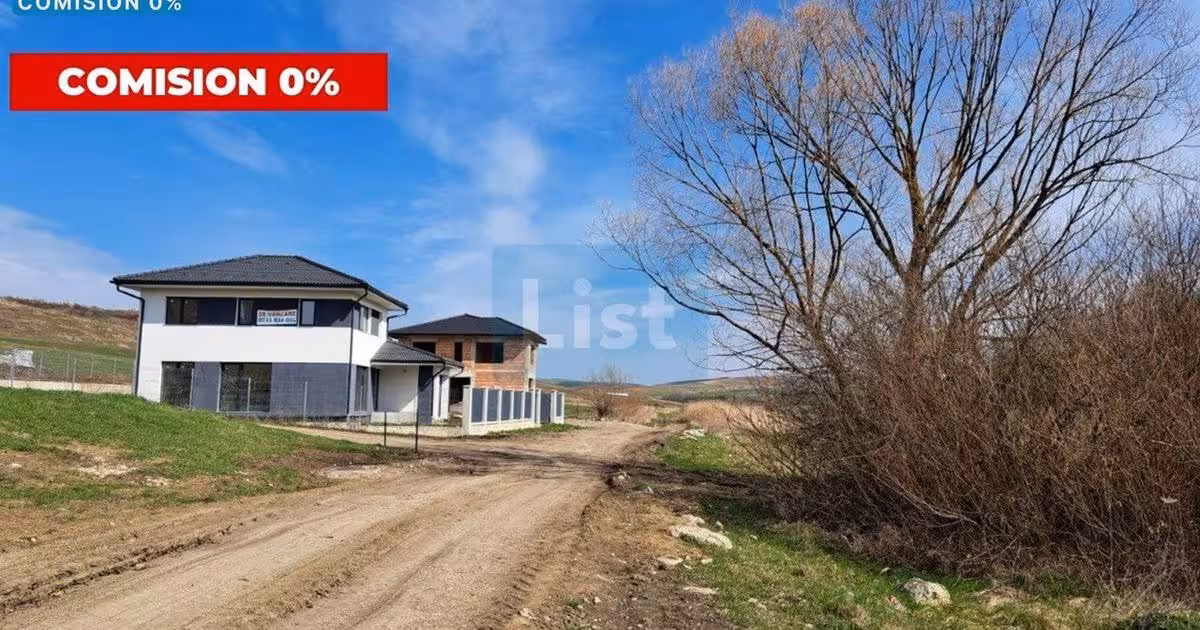 Casă de vânzare cu 5 camere în Dezmir