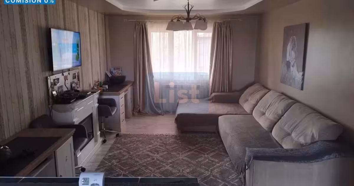 Casă de vânzare cu 4 camere în zona Obcini, Suceava