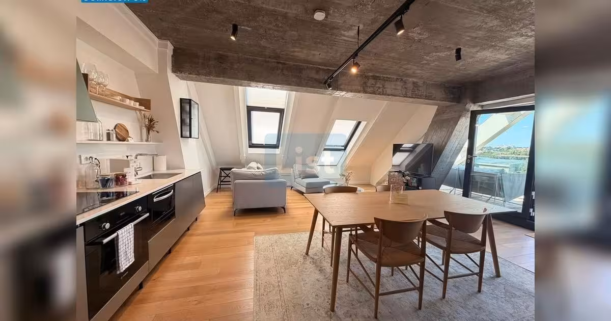 Penthouse de vânzare cu 4 camere, mobilat în zona Central, Galați