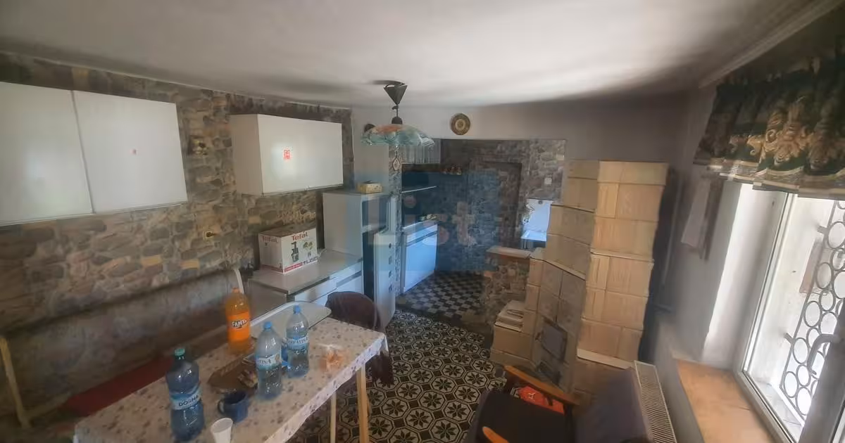 Casă de vânzare cu 6 camere în Drobeta-Turnu Severin