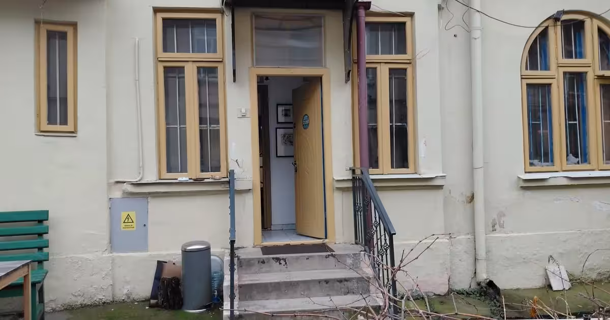 Casă de vânzare cu 2 camere în zona P-ța Sfântul Ștefan, Ultracentral