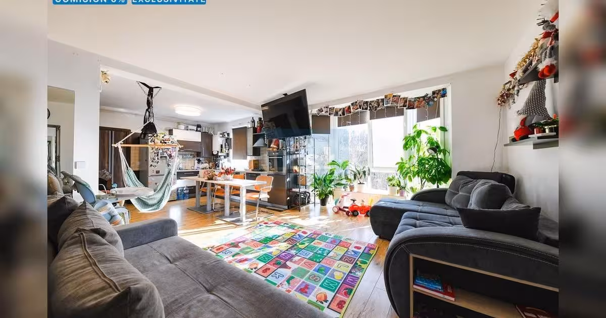 Apartament de vânzare cu 3 camere, mobilat în Gherla