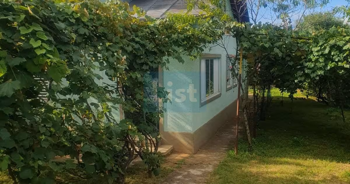 Casă de vânzare cu 3 camere în Băicoi