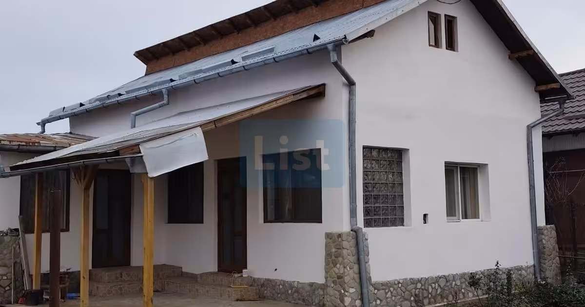 Casă de vânzare cu 4 camere, mobilată în Băicoi