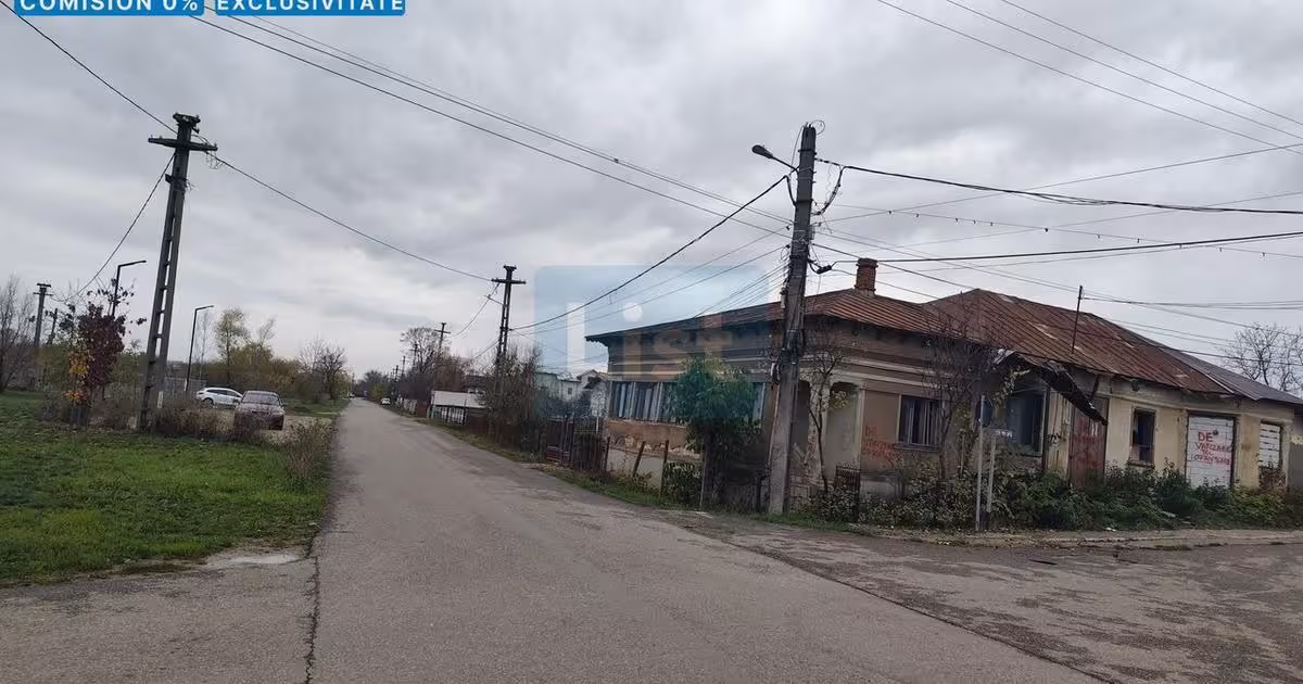 Casă de vânzare cu 6 camere în Băicoi