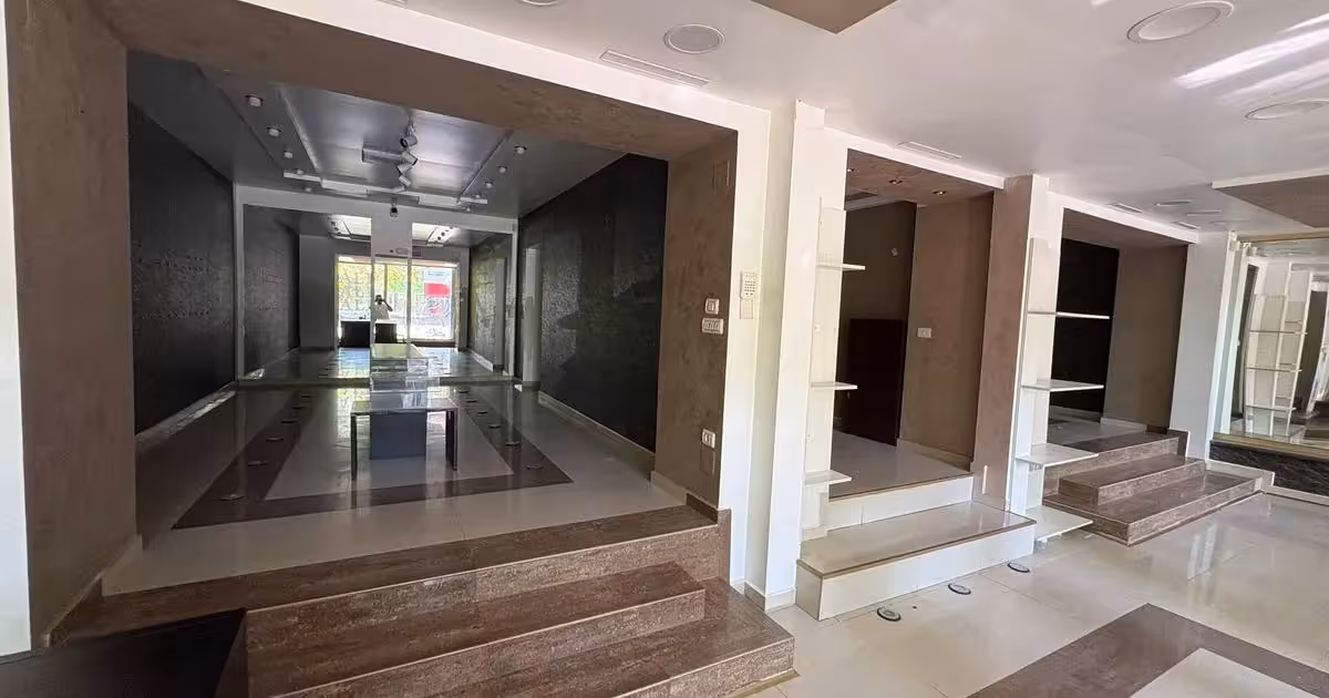 Spațiu comercial de vânzare 100 mp în zona Central, Focșani