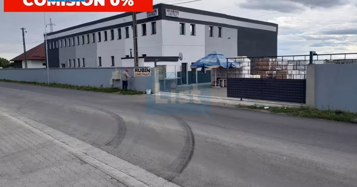 Spațiu comercial · 81 m², Central, Roman