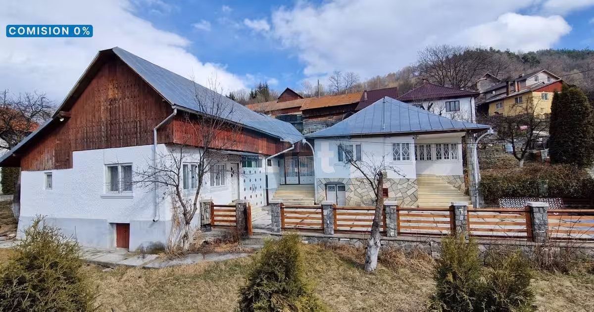 Casă de vânzare cu 6 camere în Valea Doftanei