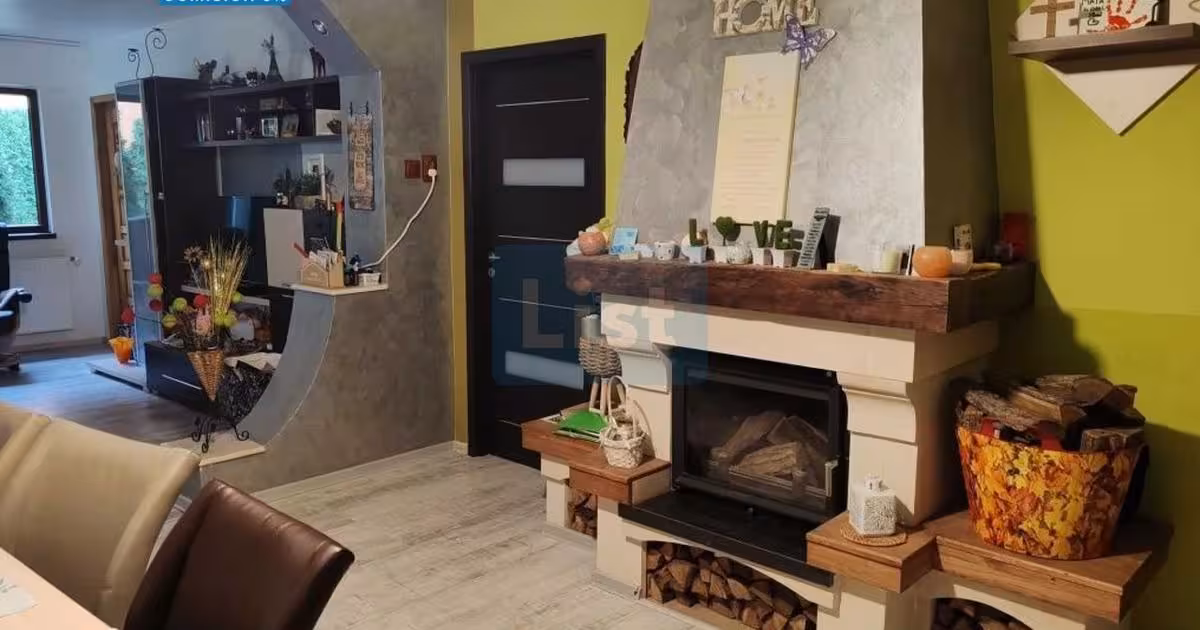 Casă de vânzare cu 4 camere în Păulești