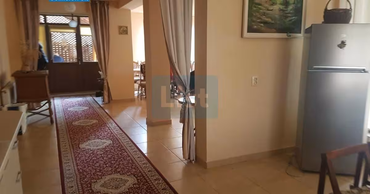 Casă de vânzare cu 11 camere în Dâmbovicioara