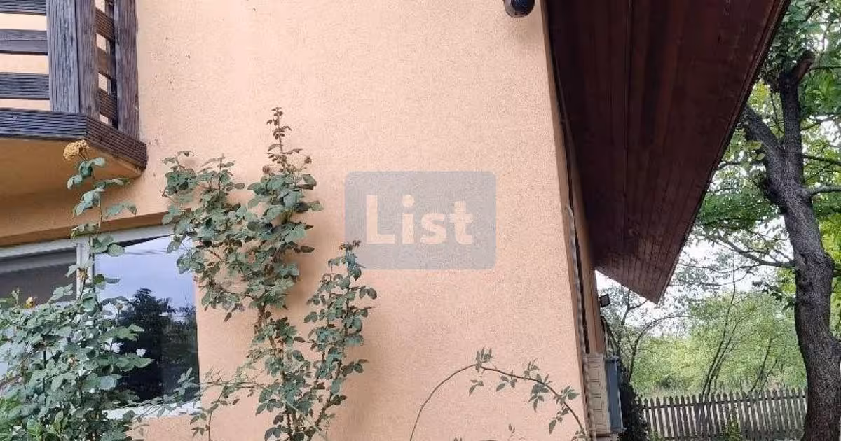 Casă de vânzare cu 4 camere în Gorneni