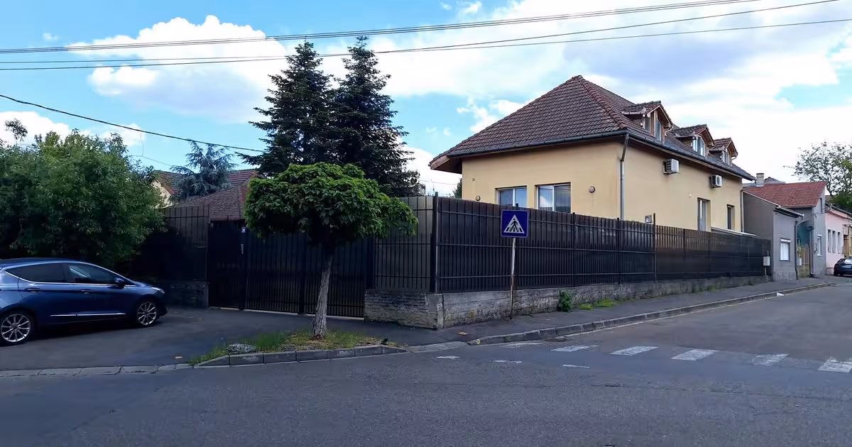 Casă de vânzare cu 5 camere, mobilată în zona Central, Oradea