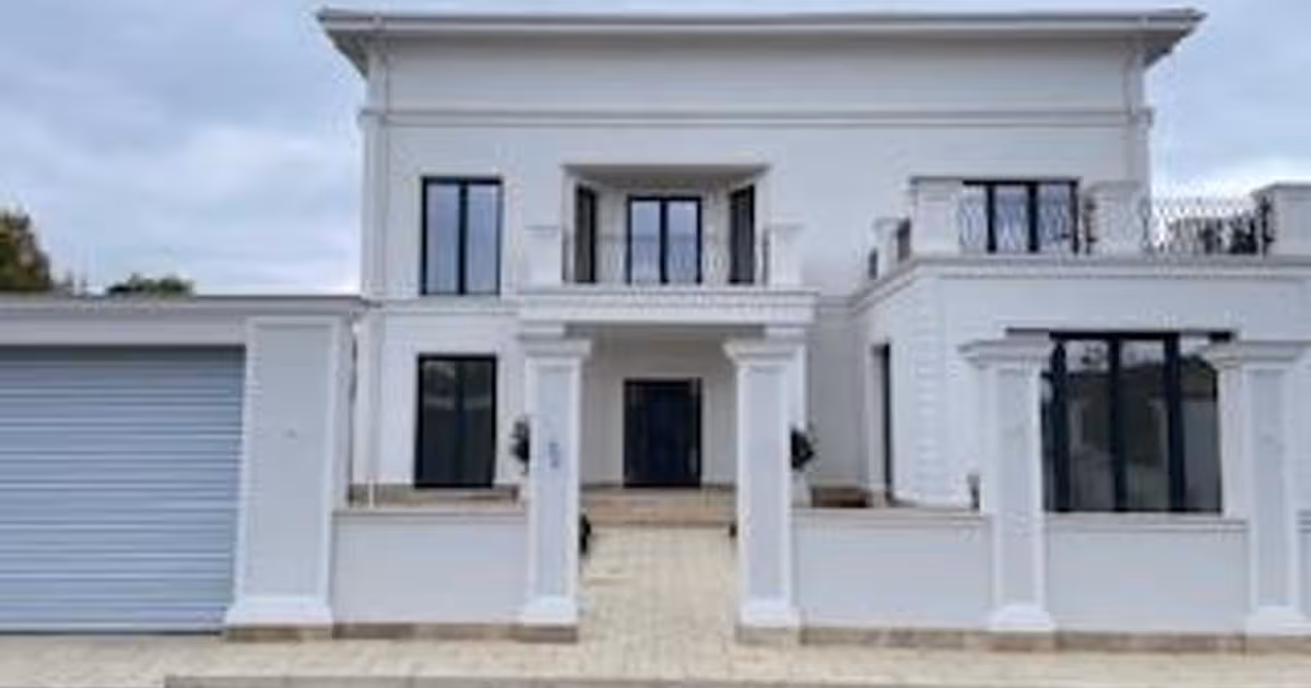 Casă de vânzare cu 8 camere în zona Pipera, Sector 1