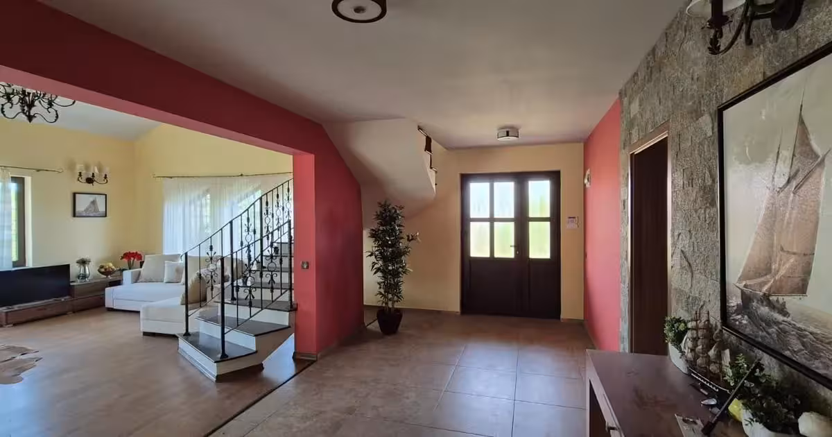 Casă individuală de vânzare cu 5 camere, mobilată în Corunca