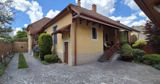 Casă Ultracentral