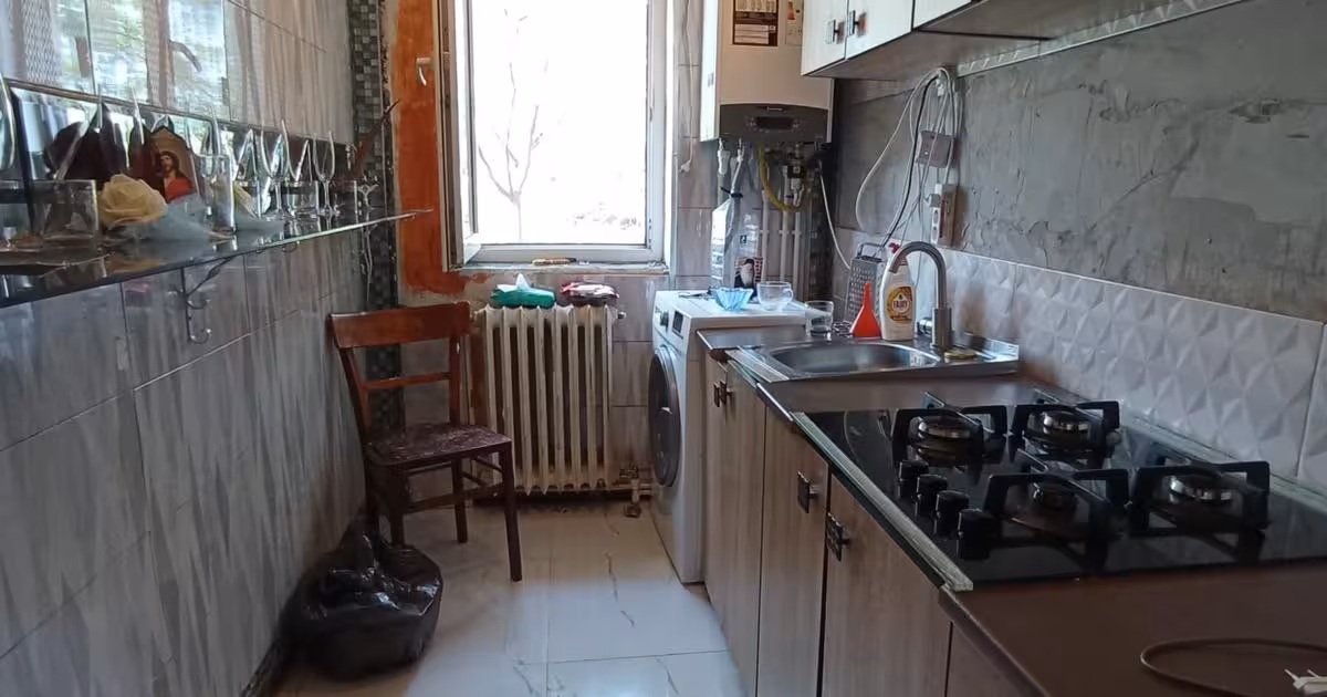 Apartament de vânzare cu 2 camere în zona Podu Roș, Iași