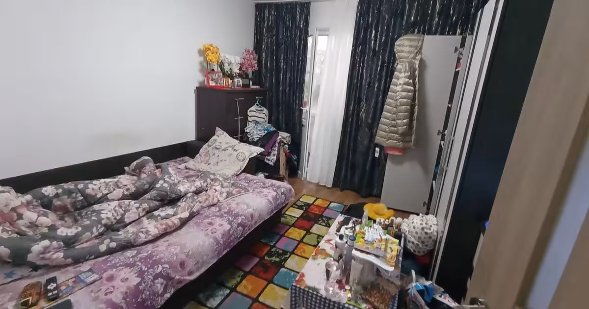 Apartament de vânzare cu 3 camere, mobilat în zona Podu Roș, Iași