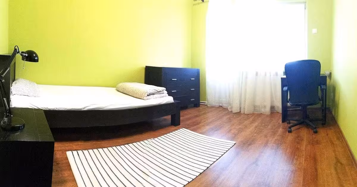 Apartament de vânzare cu 3 camere, mobilat în zona Podu Roș, Iași