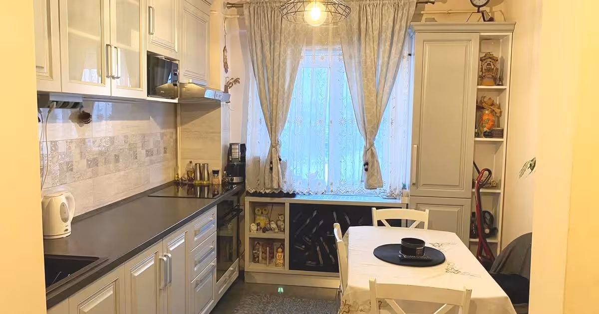 Apartament de vânzare cu 3 camere în zona Mircea cel Bătrân, Iași