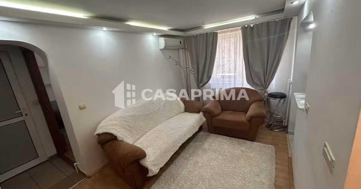 Apartament de vânzare cu 3 camere, mobilat în zona Podu Roș, Iași