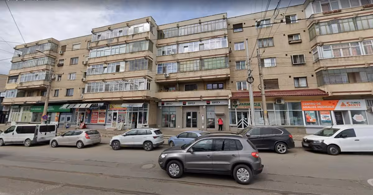 Apartament de vânzare cu 3 camere în zona Tătărași, Iași