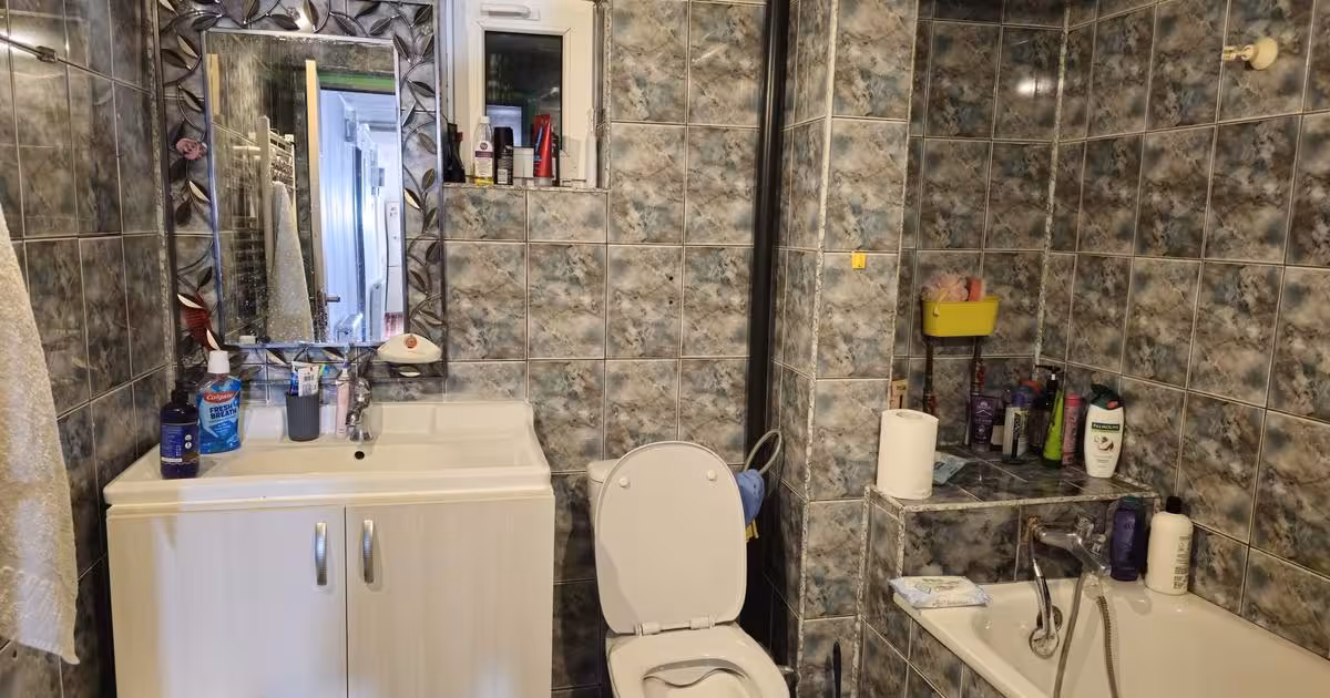 Casă individuală de vânzare cu 5 camere în zona Sud-Est, Bacău