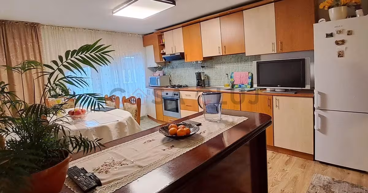 Apartament de vânzare cu 3 camere, mobilat în zona Plopilor, Cluj-Napoca