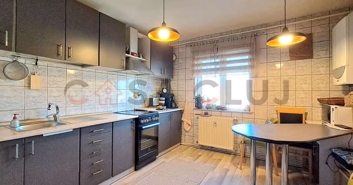 Apartament de vânzare cu 4 camere, mobilat în zona Mănăștur, Cluj-Napoca