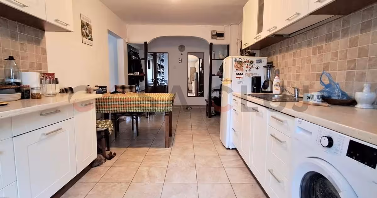 Apartament de vânzare cu 4 camere, mobilat în zona Mănăștur, Cluj-Napoca
