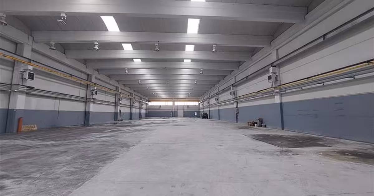 Spațiu industrial de vânzare de 1,936 mp, în zona Exterior Vest, Arad