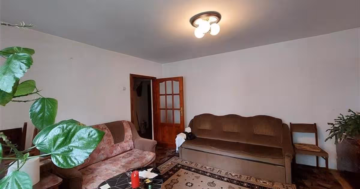 Apartament de vânzare cu 3 camere în zona Micălaca, Arad