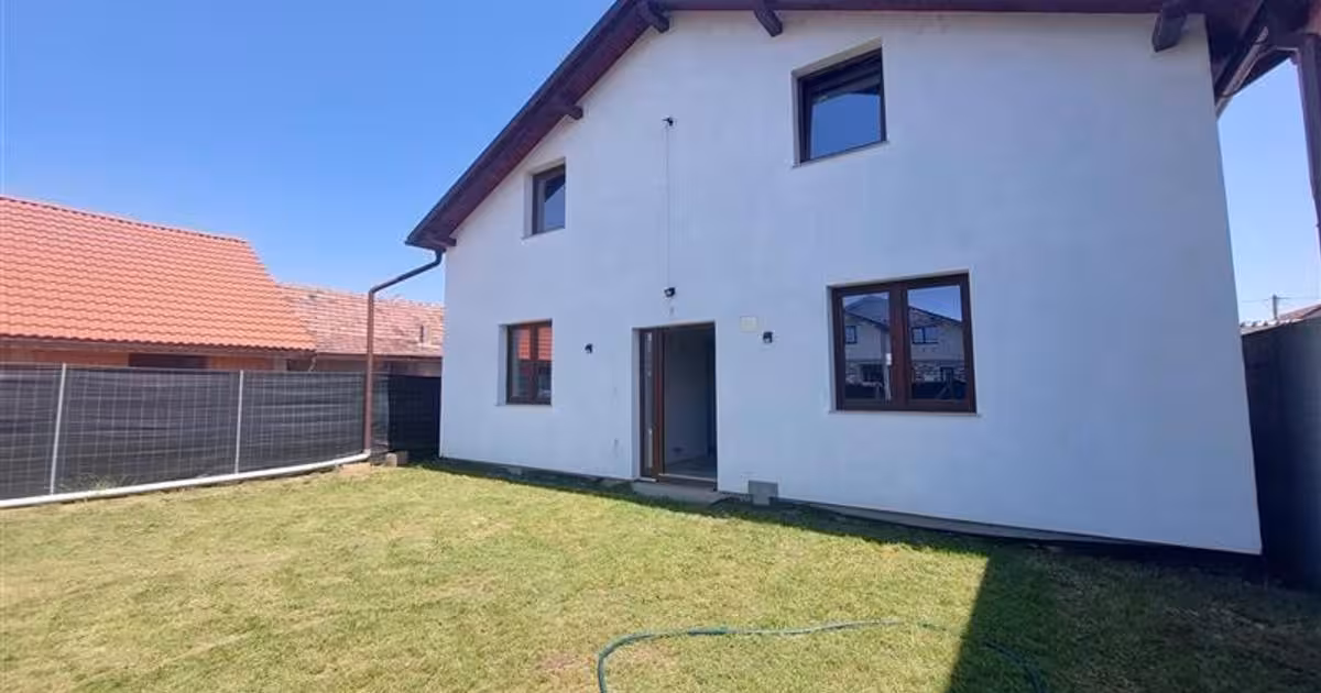 Casă individuală de vânzare cu 3 camere în Livada