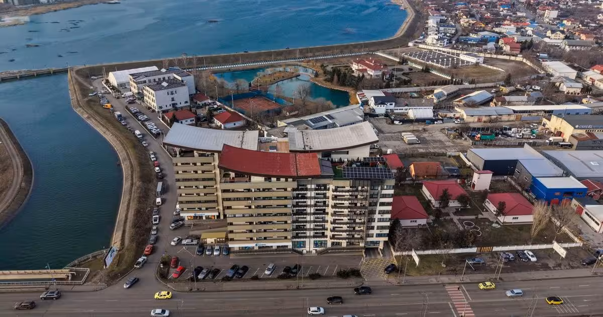 Apartament de vânzare cu 4 camere, mobilat în zona Unirii, Bacău