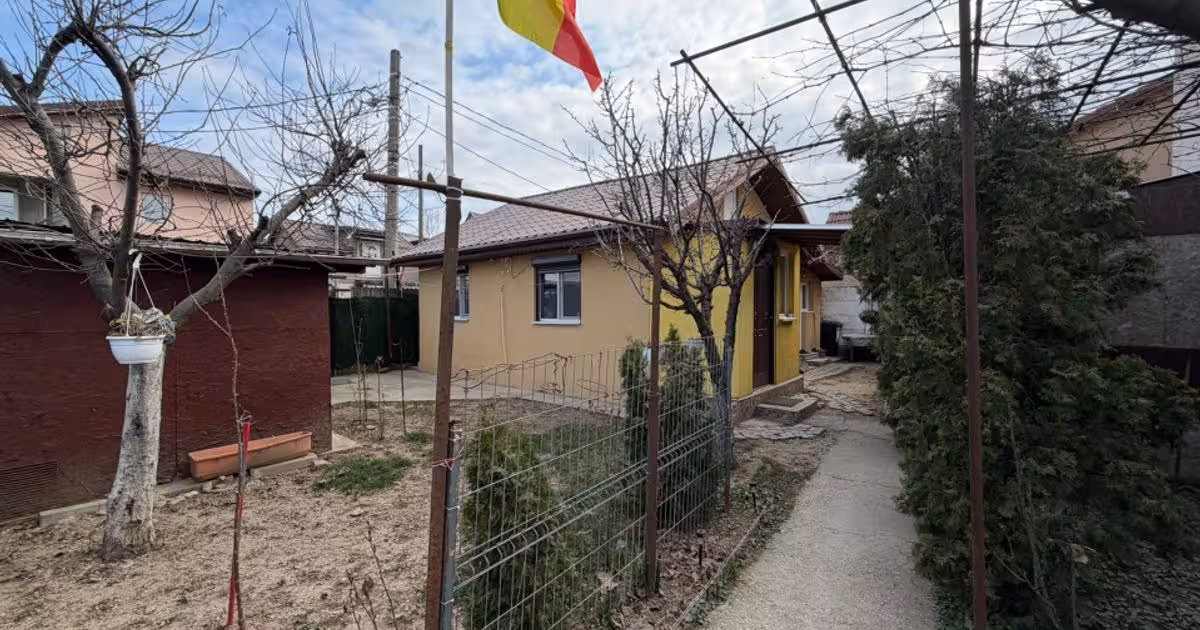 Casă individuală de vânzare cu 2 camere, mobilată în zona Pantelimon, Sector 2