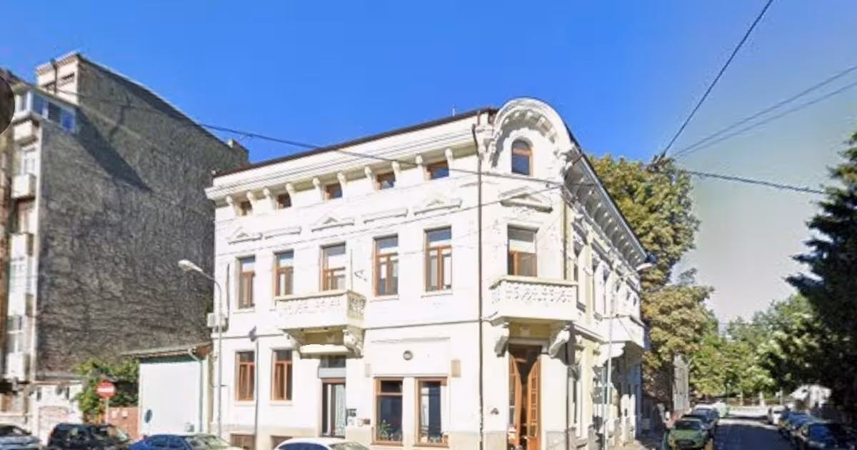 Casă individuală de vânzare cu 18 camere, mobilată în zona Armeneasca, Sector 2