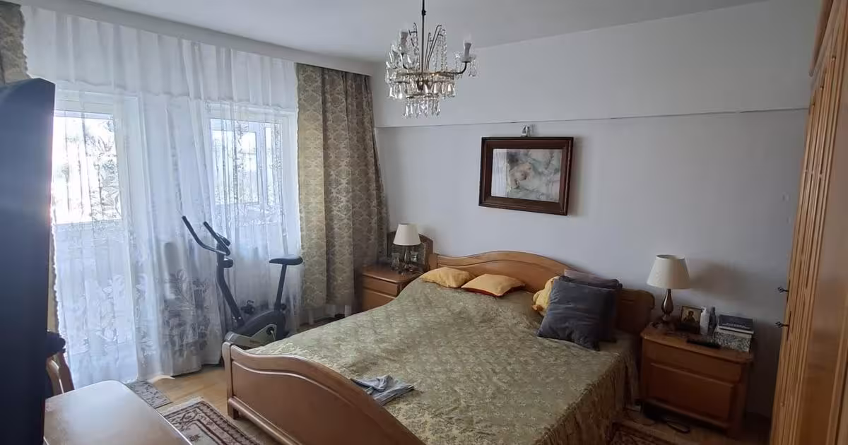 Apartament de vânzare cu 4 camere, mobilat în zona Centru Civic, Iași