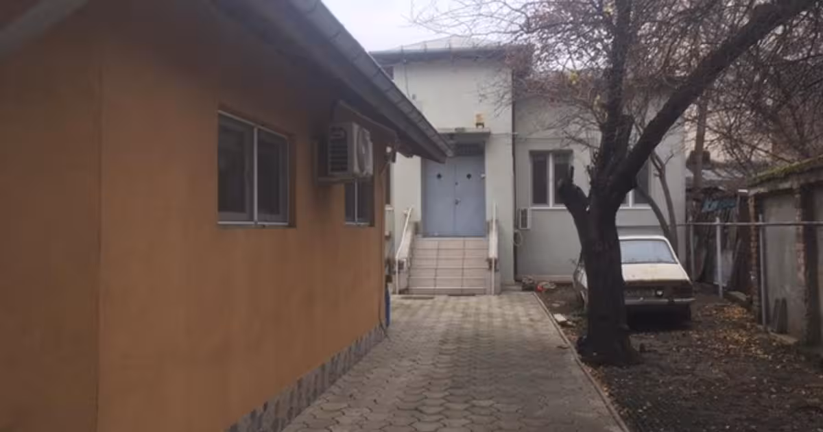 Casă individuală de vânzare cu 3 camere în zona Calea Călărașilor, Sector 3